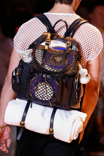 Look 70